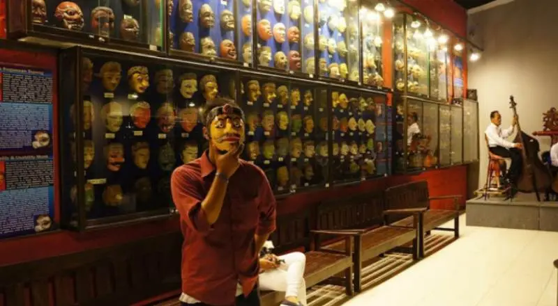Museum D'Topeng: Menemukan Pesona Warisan Budaya Melalui Topeng Tradisional
