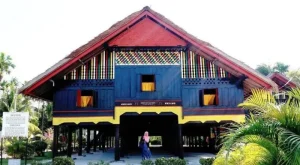 Museum Rumah Cut Nyak Dhien: Destinasi Wisata Sejarah yang Memukau