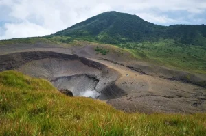 10 Tempat Wisata di Tomohon Yang Paling Populer