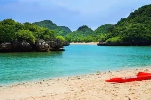 Pantai Gatra, Pesona Pantai Cantik Nan Indah di Malang