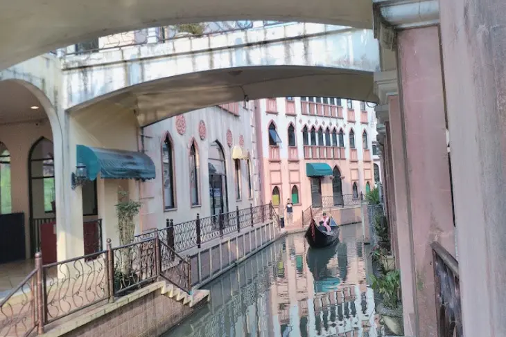 Little Venice Kota Bunga: Daya Tarik dan Aktivitas Menarik