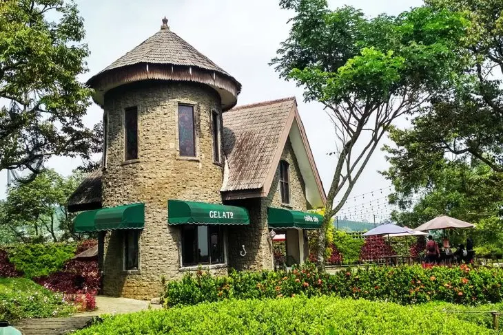 Tempat Wisata di Bogor De Ranch Megamendung - Wisata Keluarga Bertema Koboi