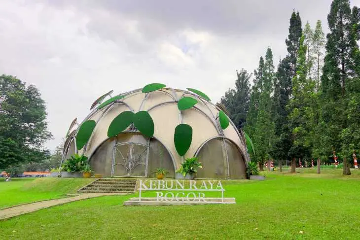 Wisata di Bogor: Kebun Raya Bogor Surga Botani di Tengah Kota