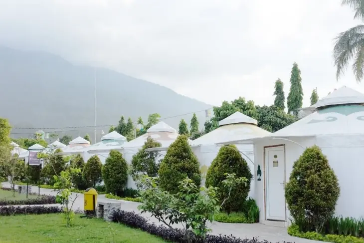 Tempat Wisata di Puncak The Highland Park Resort - Glamping Mewah dengan Nuansa Mongolia