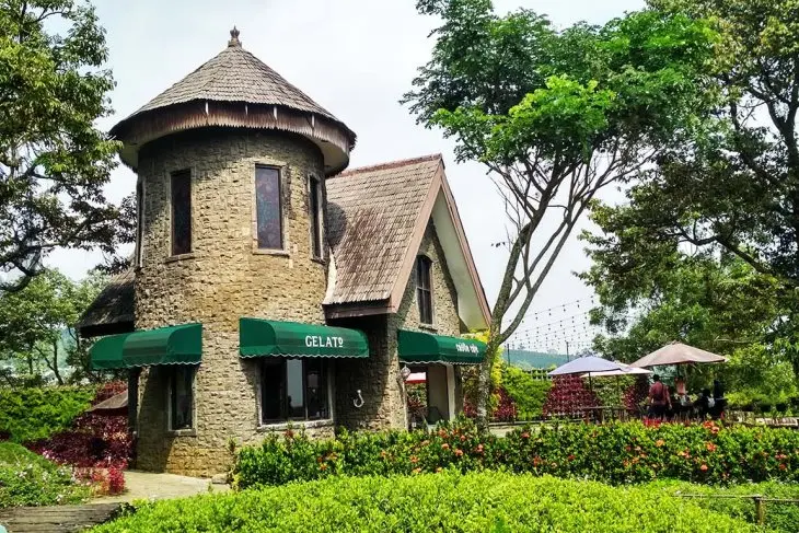 The Ranch Puncak: Harga Tiket Masuk & Paket Aktivitas